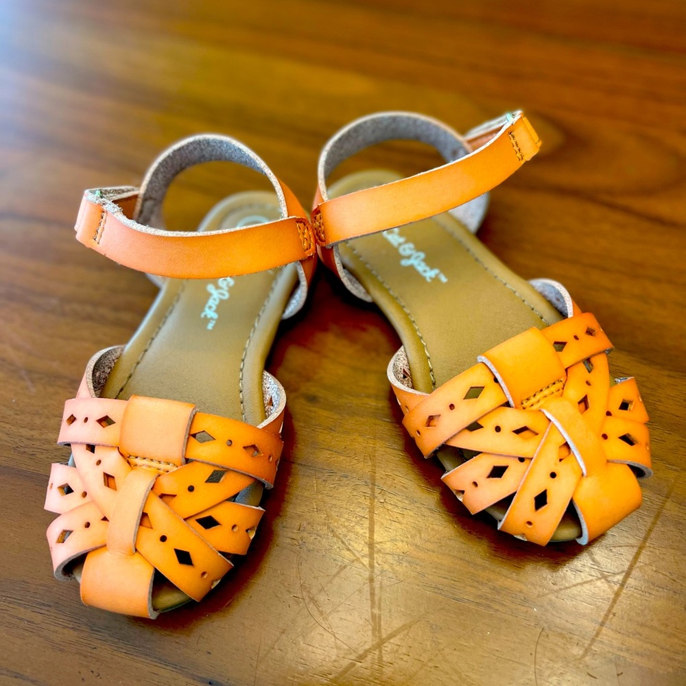 Gently used Toddler Girl Sandals Size 7